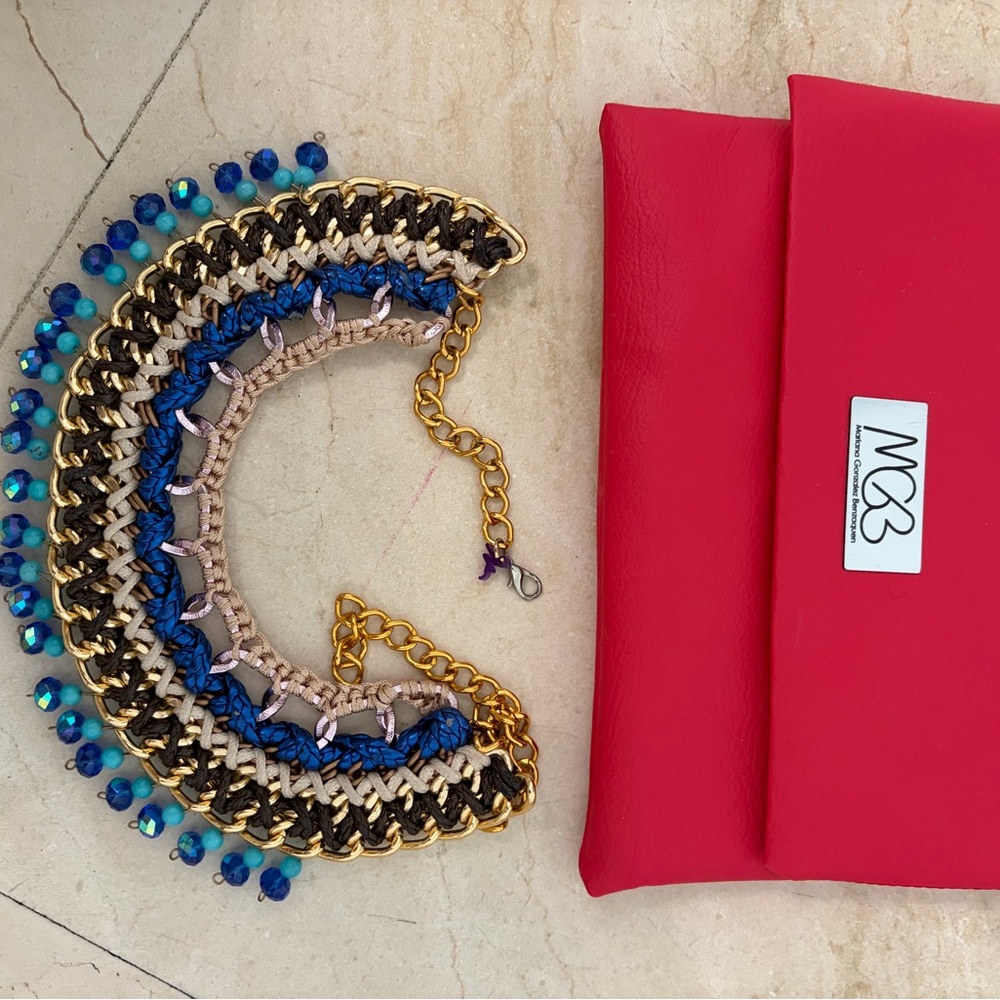 Chic Beaded Necklace with Red Pouch
